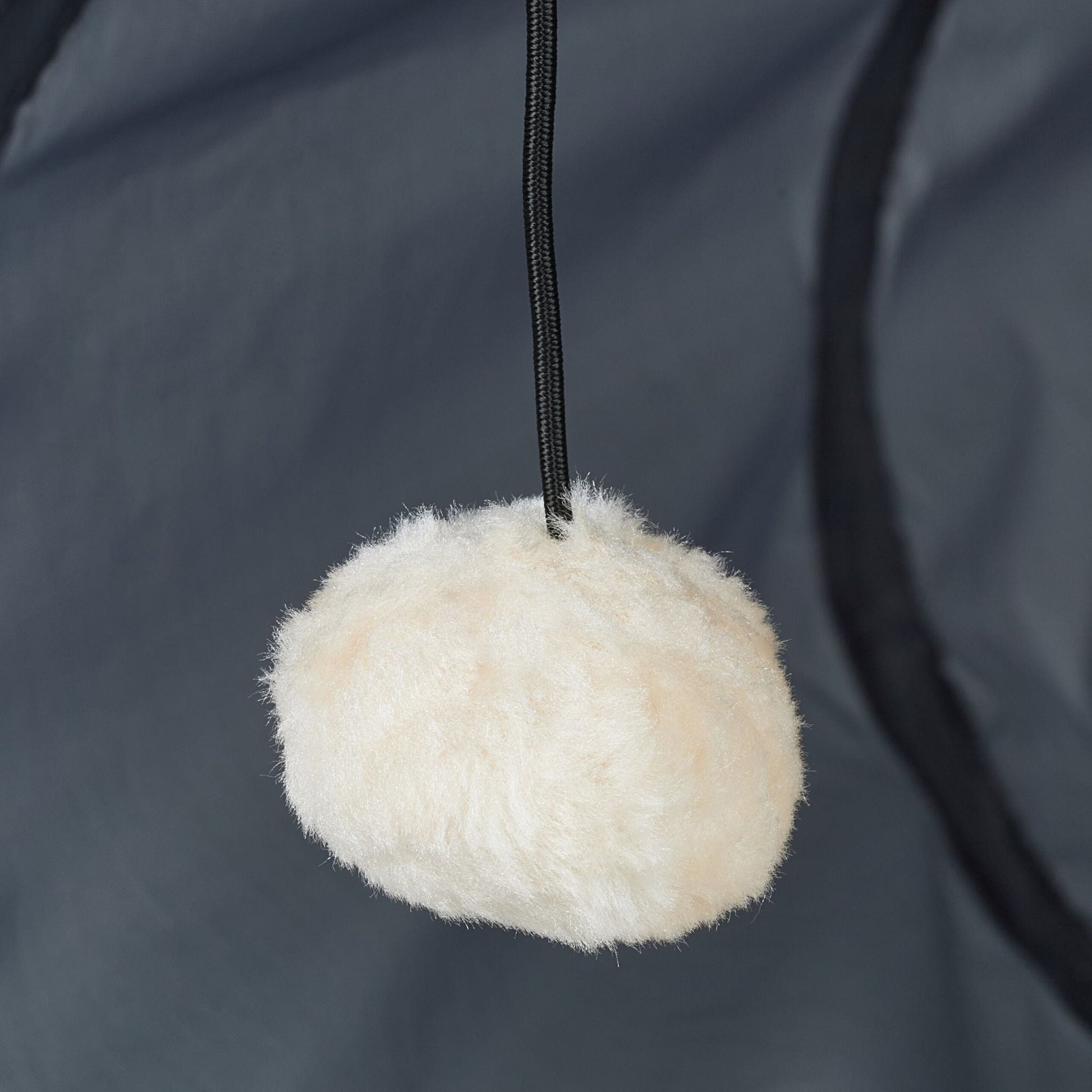 Faltbarer Katzentunnel mit Spielzeug Creme-Grau von Relaxdays