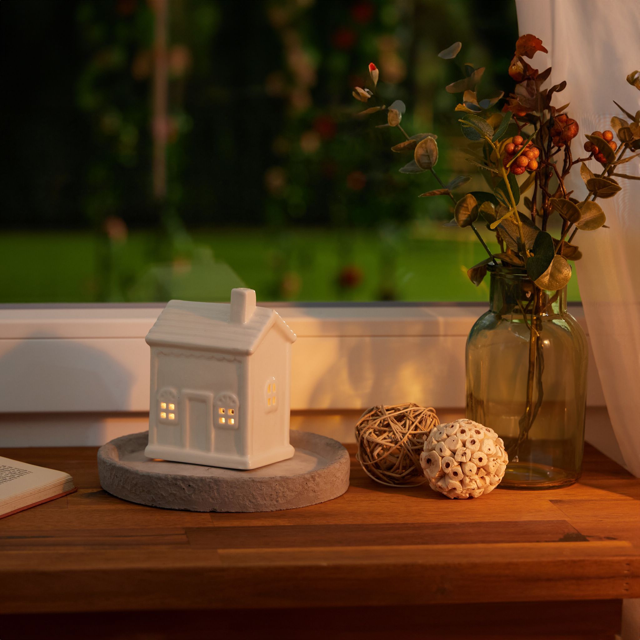 Teelichthaus Cottage Keramik Weiss von Relaxdays