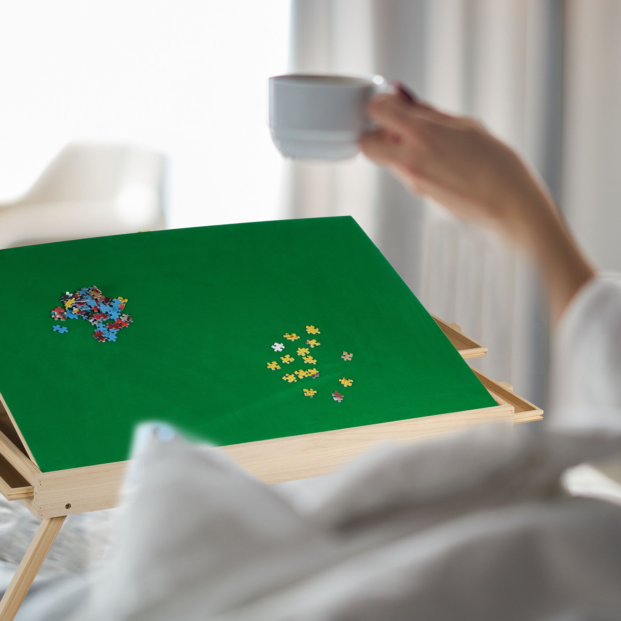 Puzzletisch mit 4 Schubladen Gelb-Grün-Hellbraun von Relaxdays