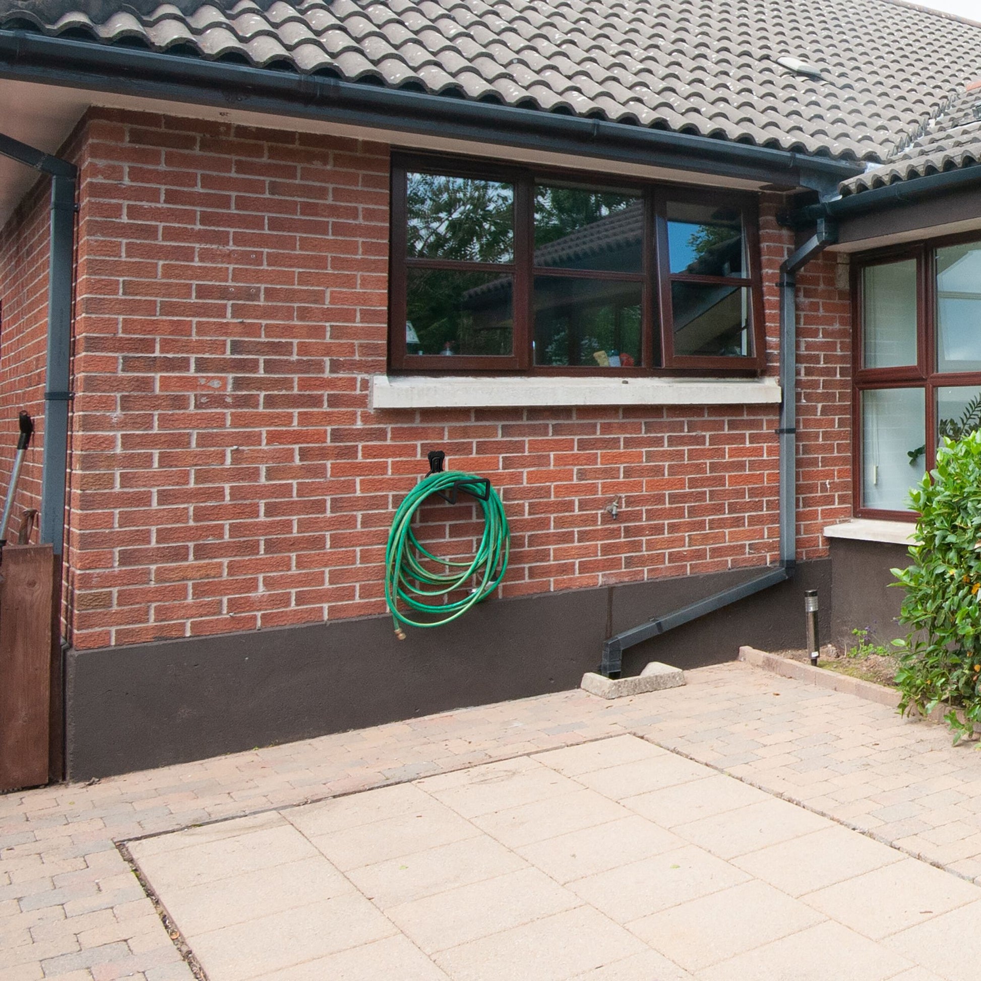Schlauchhalter Wand Schwarz von Relaxdays