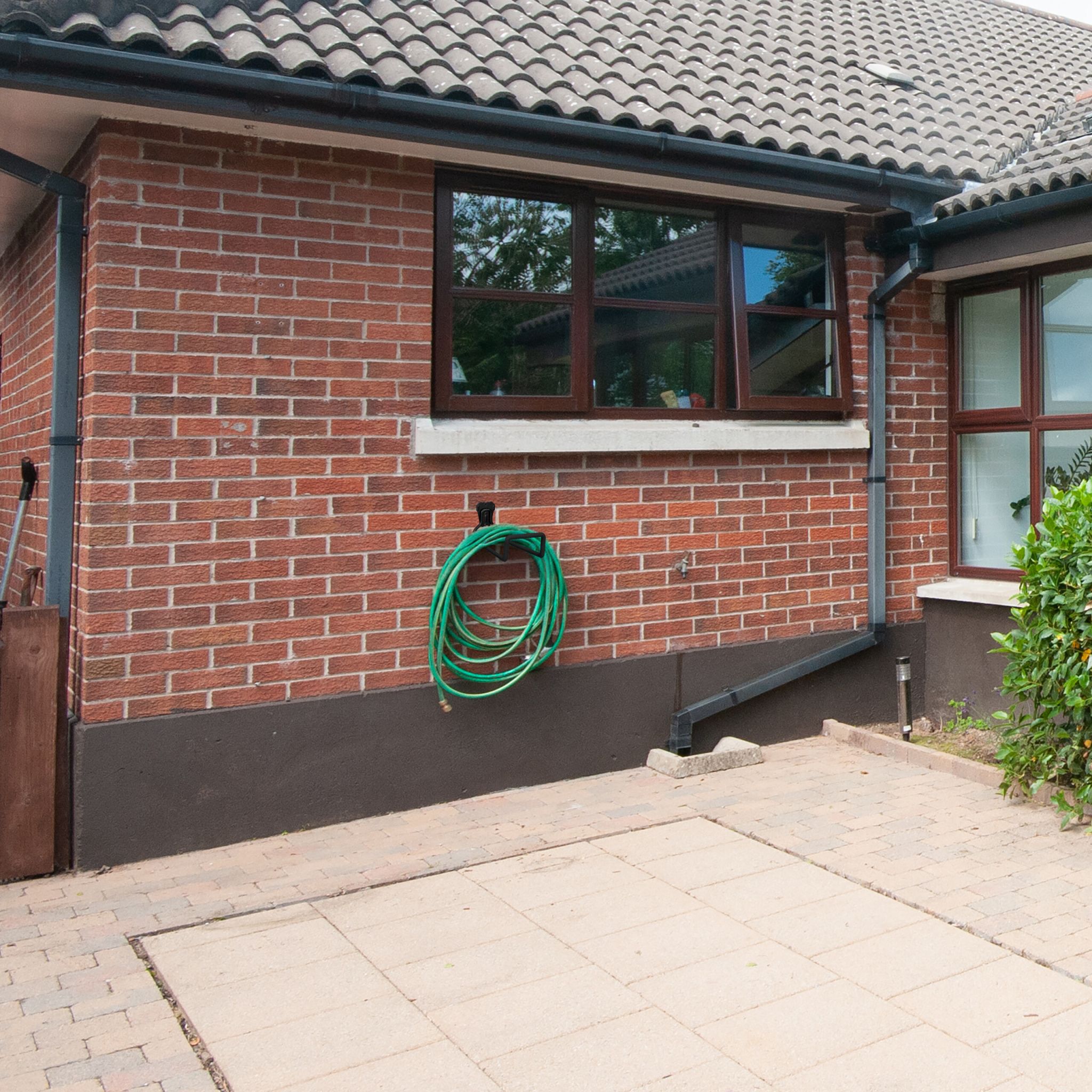 Schlauchhalter Wand Schwarz von Relaxdays