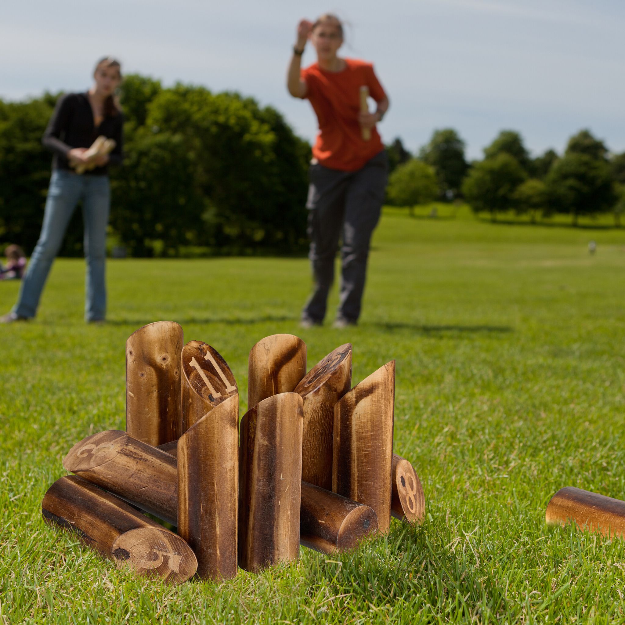 Kubb Wikingerspiel mit Holzbox Braun-Schwarz von Relaxdays