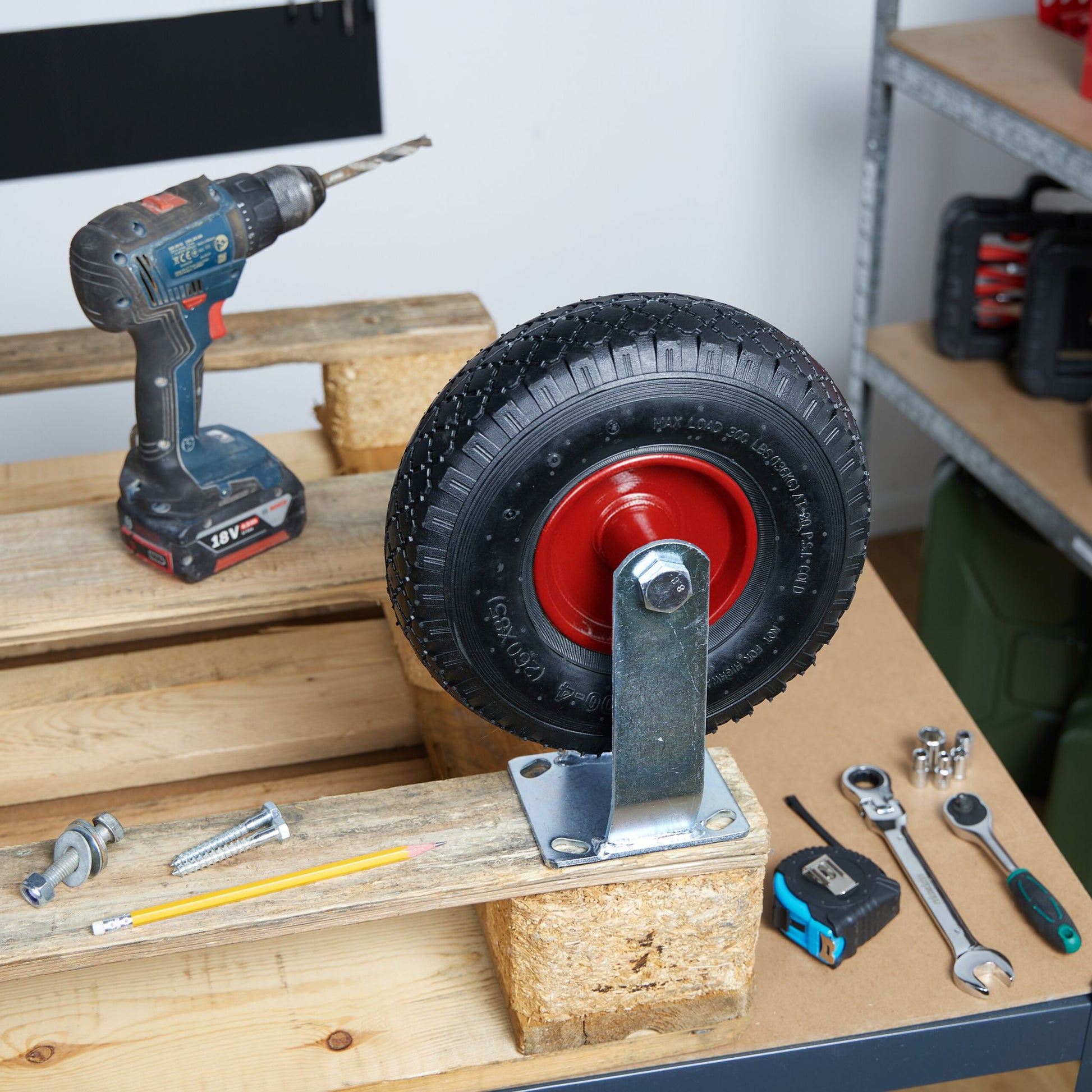 Bockrolle 3.00-4 Rot-Schwarz-Silber von Relaxdays