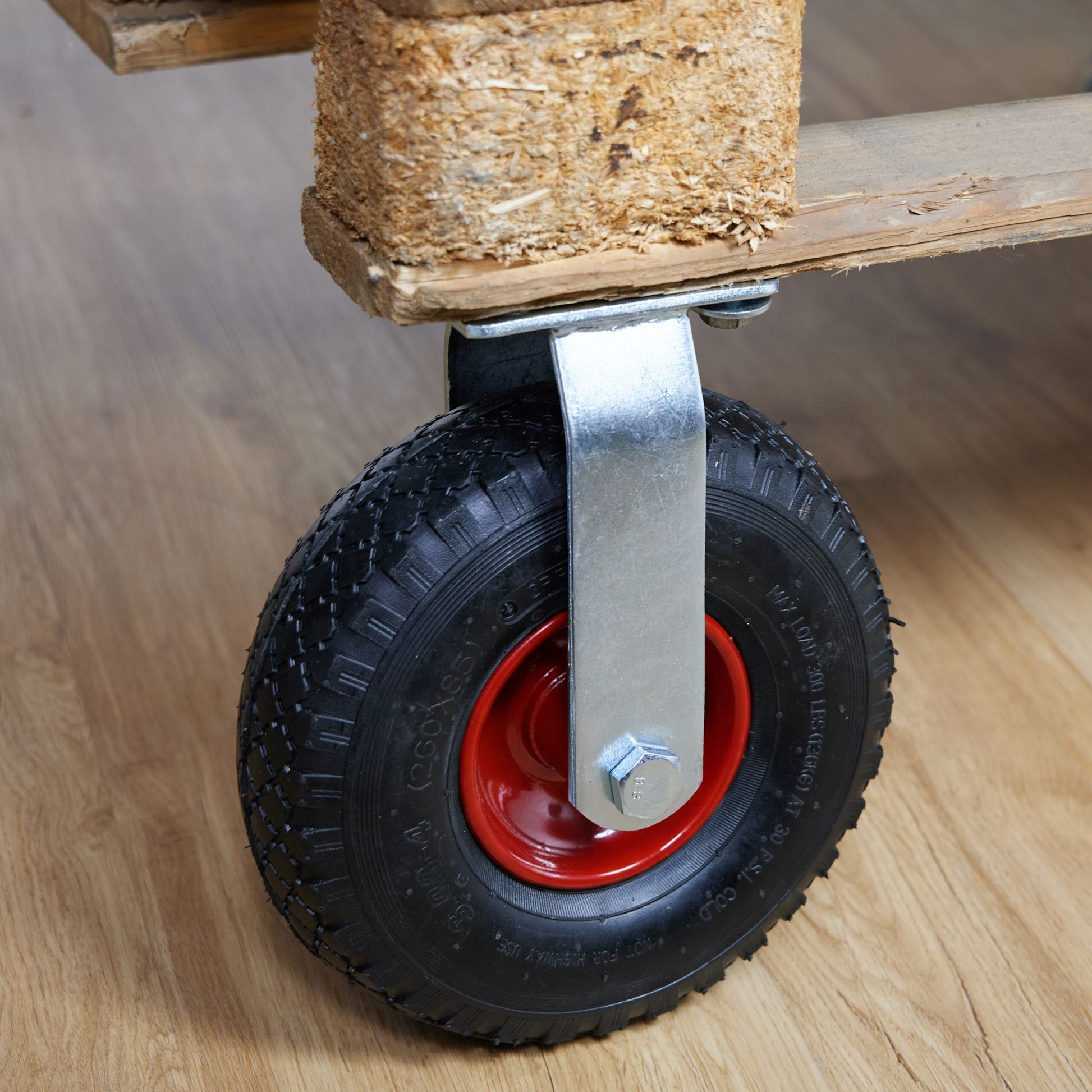 Bockrolle 3.00-4 Rot-Schwarz-Silber von Relaxdays