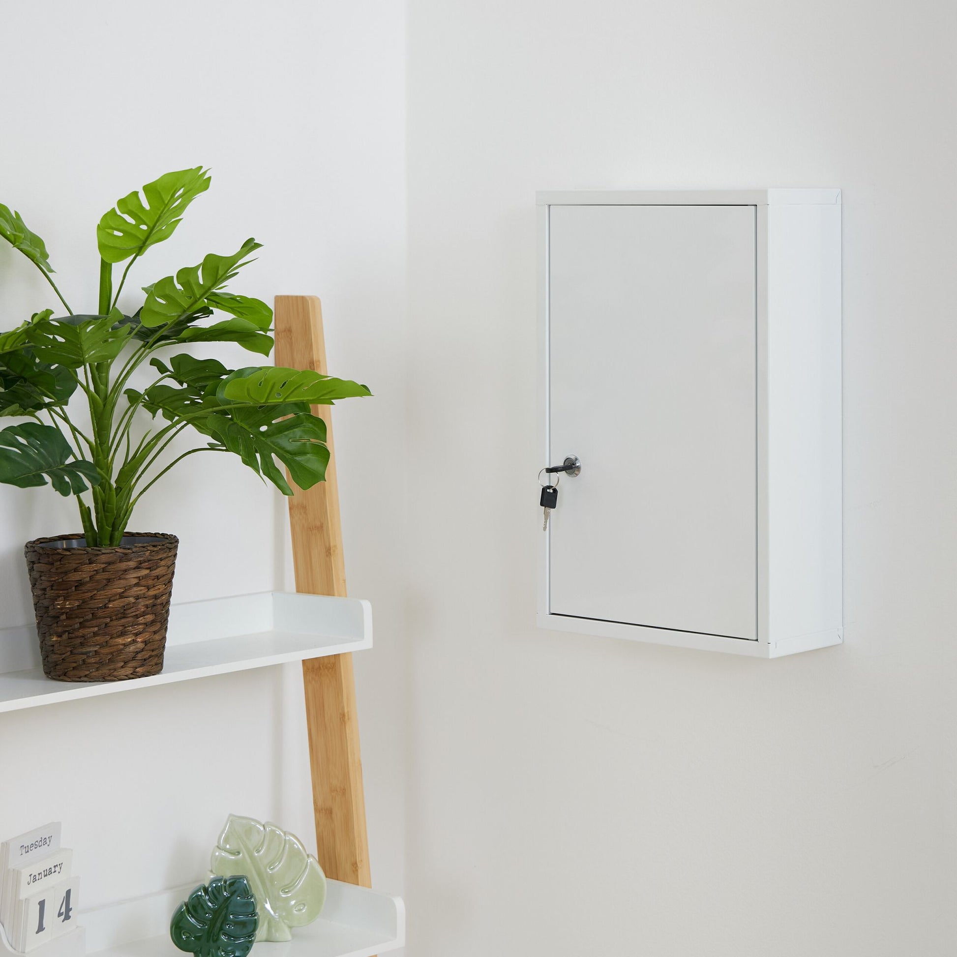 Medizinschrank Stahl Weiss von Relaxdays