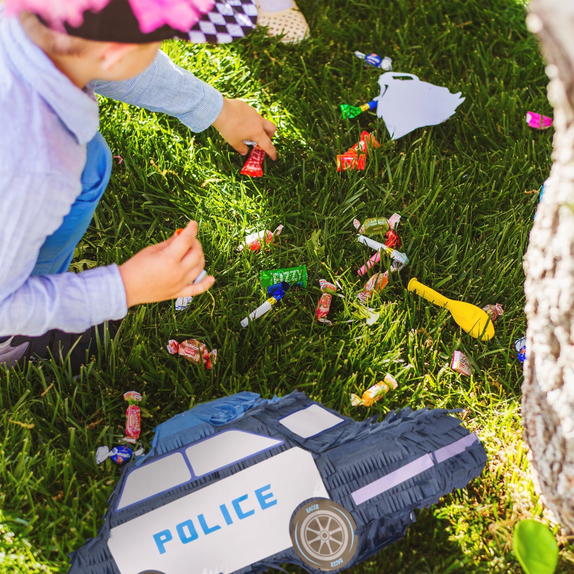 Pinata Polizei Weiss-Blau-Dunkelblau von Relaxdays