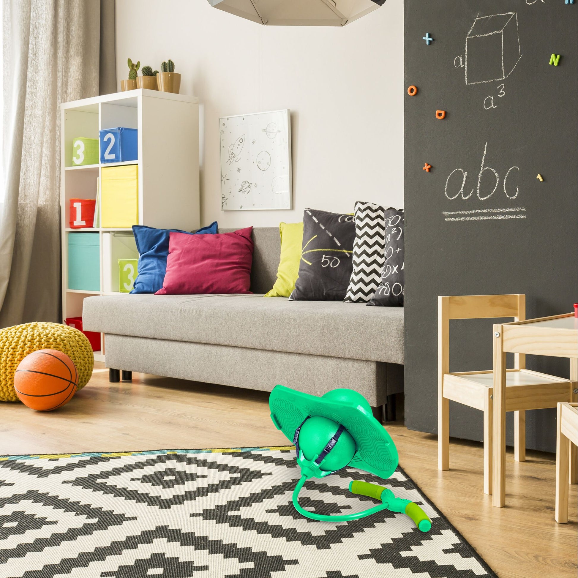Pogo Ball mit Griffen für Kinder Grün-Schwarz von Relaxdays