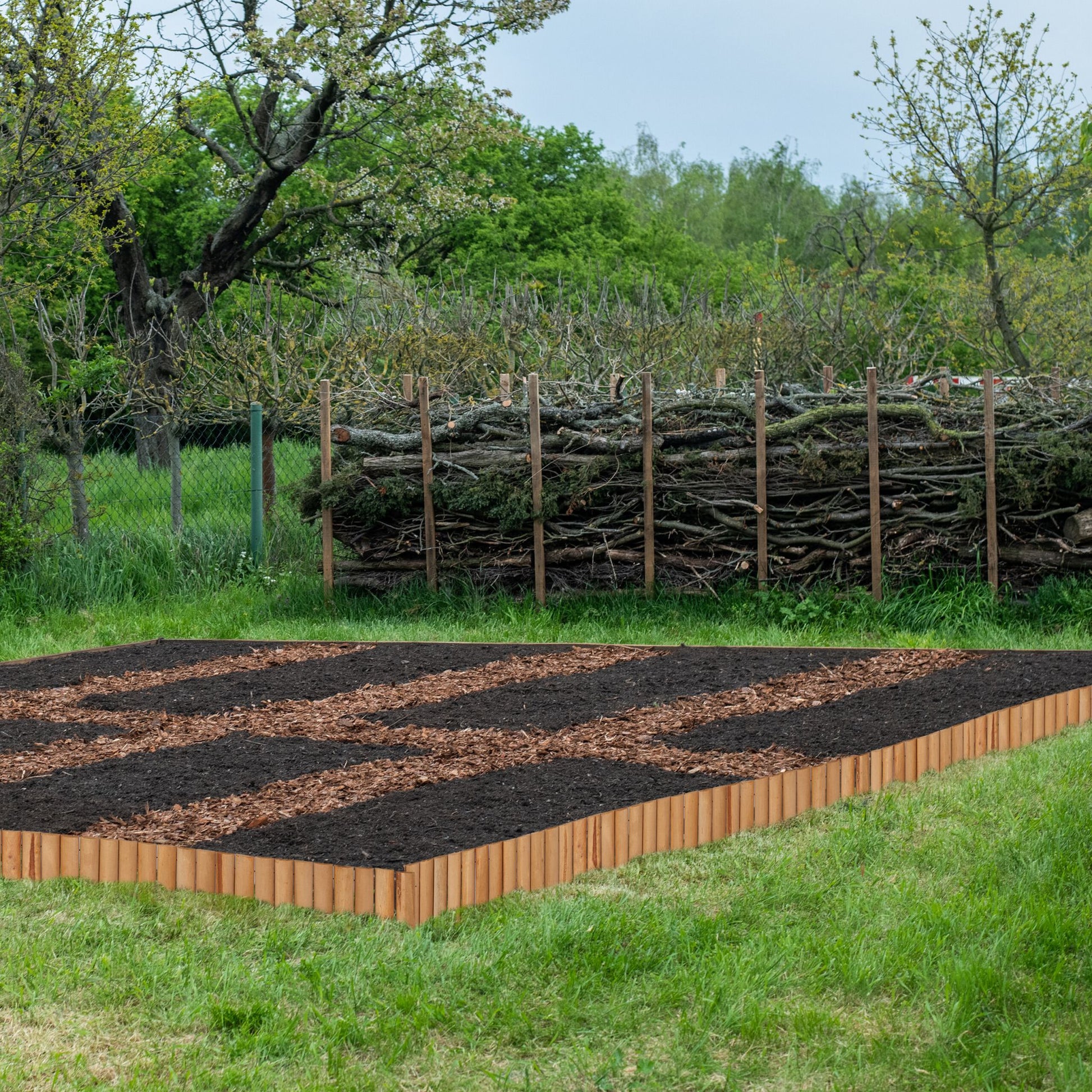 Rasenkante Holz 20cm hoch Hellbraun von Relaxdays