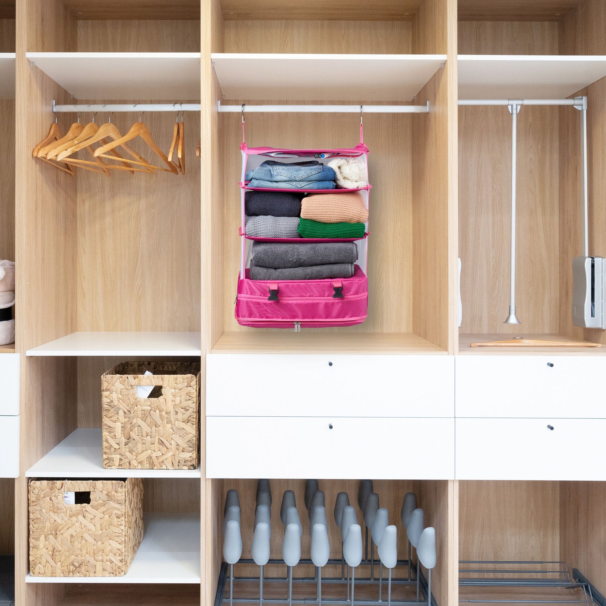 Gepäck-Organizer zum Hängen 4 Fächer Weiss-Pink von Relaxdays
