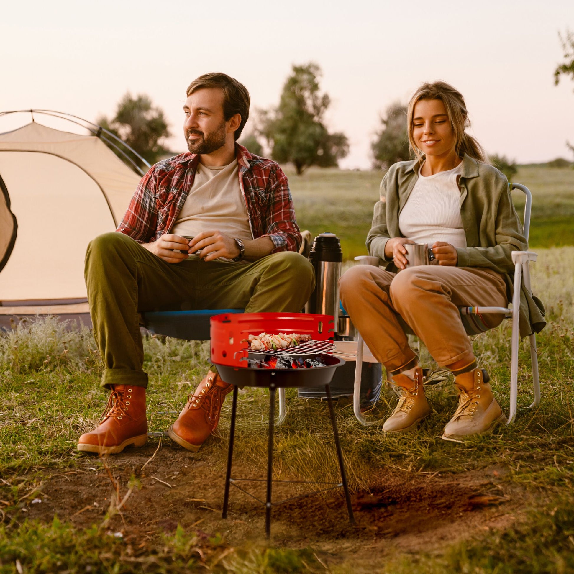 Holzkohlegrill Ø 37cm Dreibein Rot-Schwarz von Relaxdays