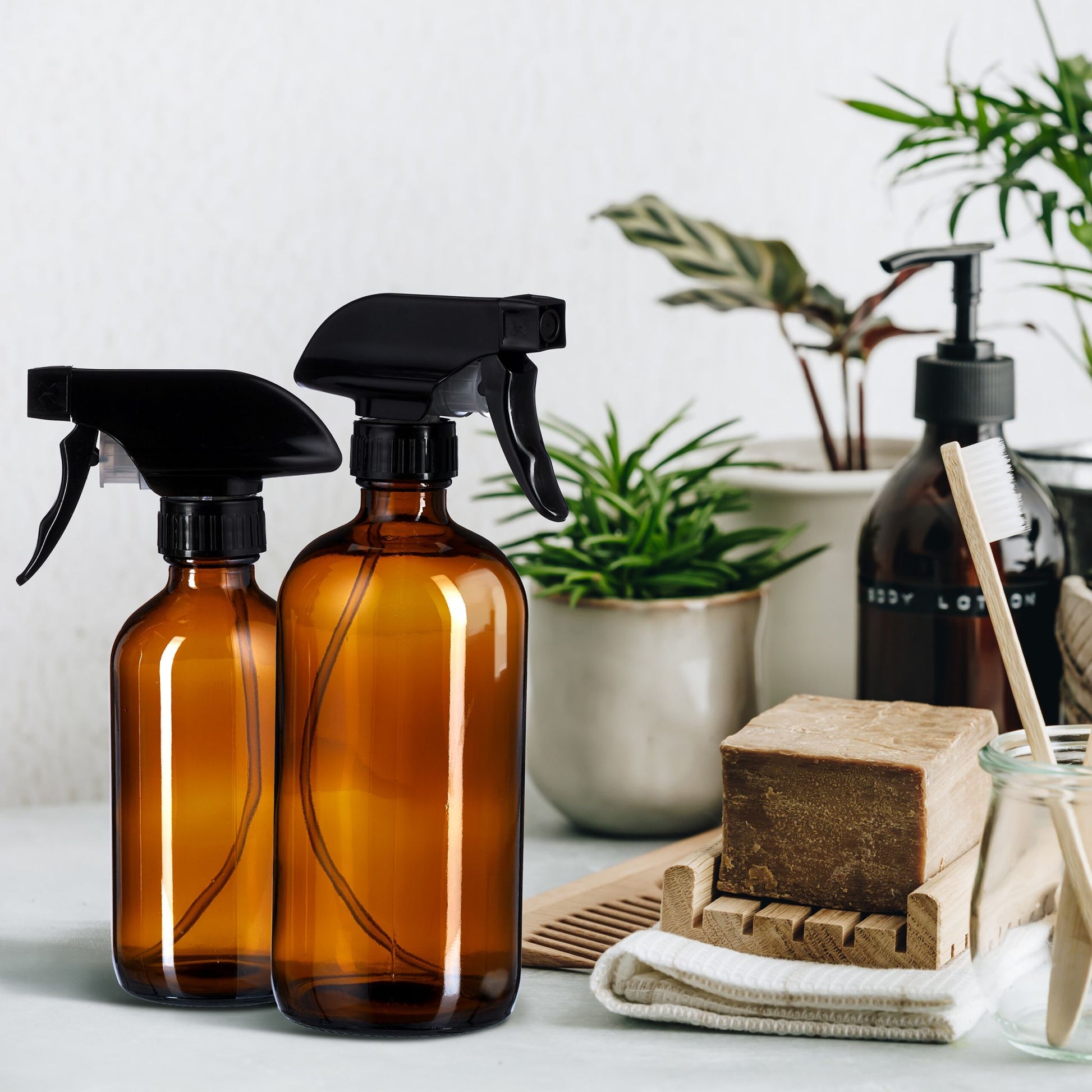 Sprühflasche Braunglas 4er-Set Braun-Schwarz von Relaxdays