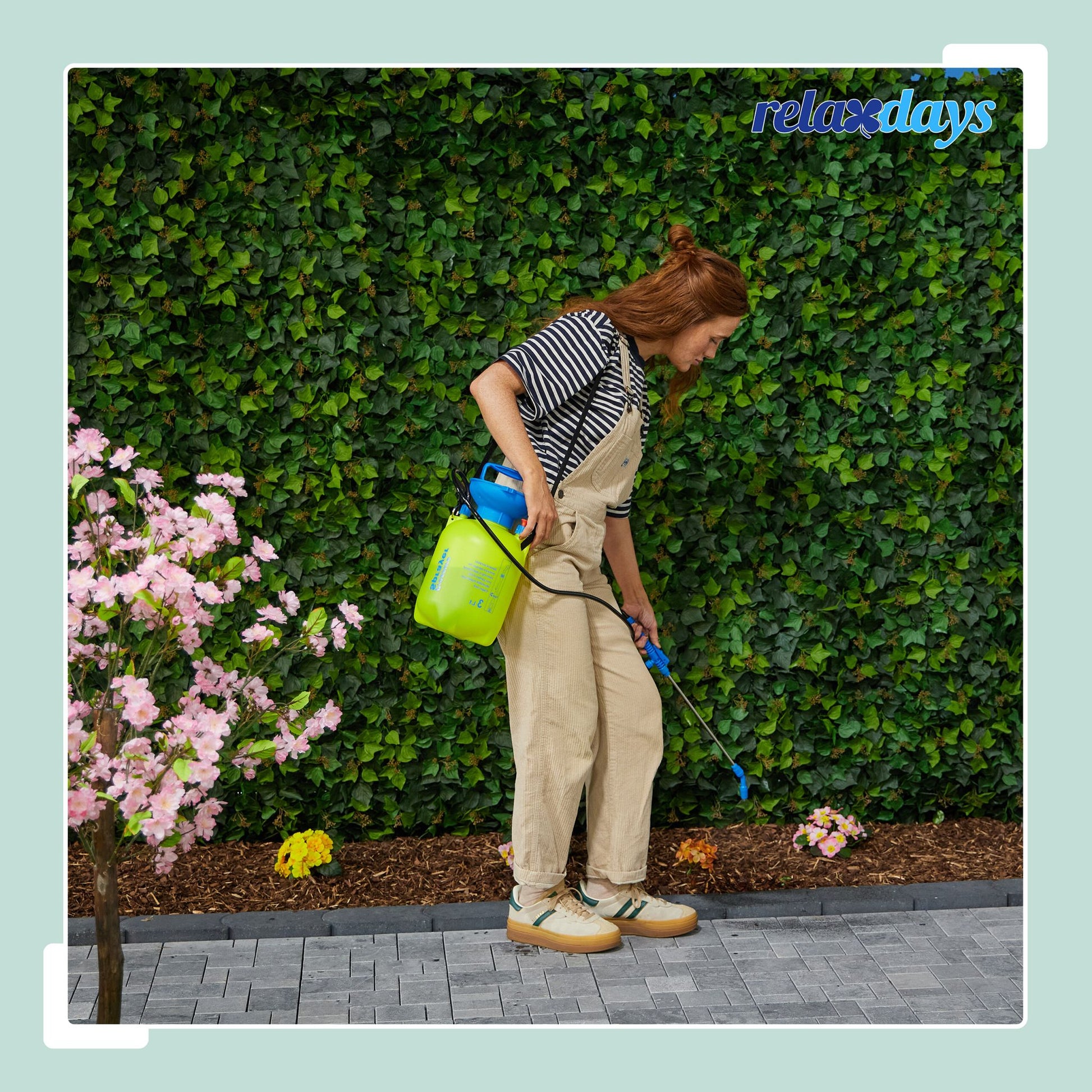 Drucksprüher mit Lanze Blau-Gelb-Schwarz von Relaxdays