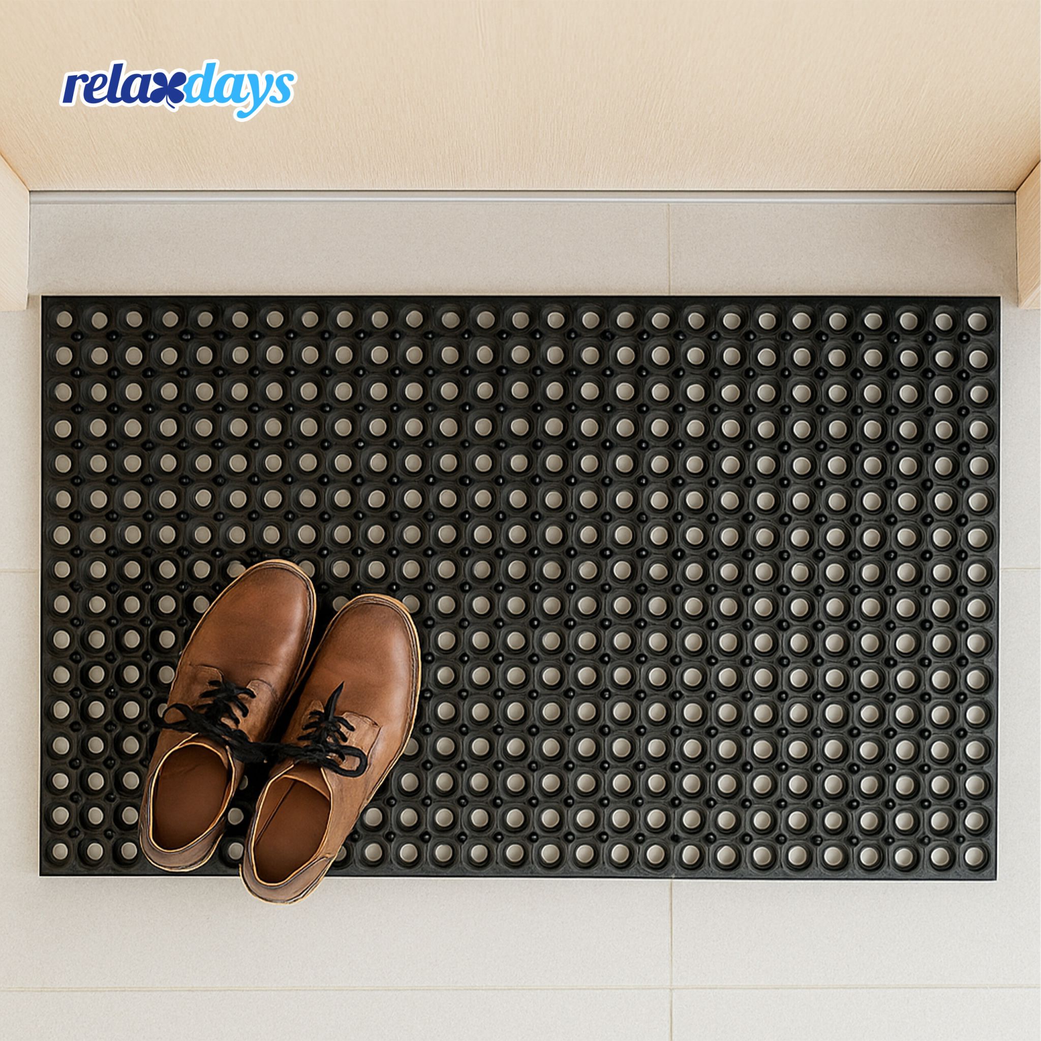 Fussmatte mit Löchern 100 x 50cm Schwarz von Relaxdays