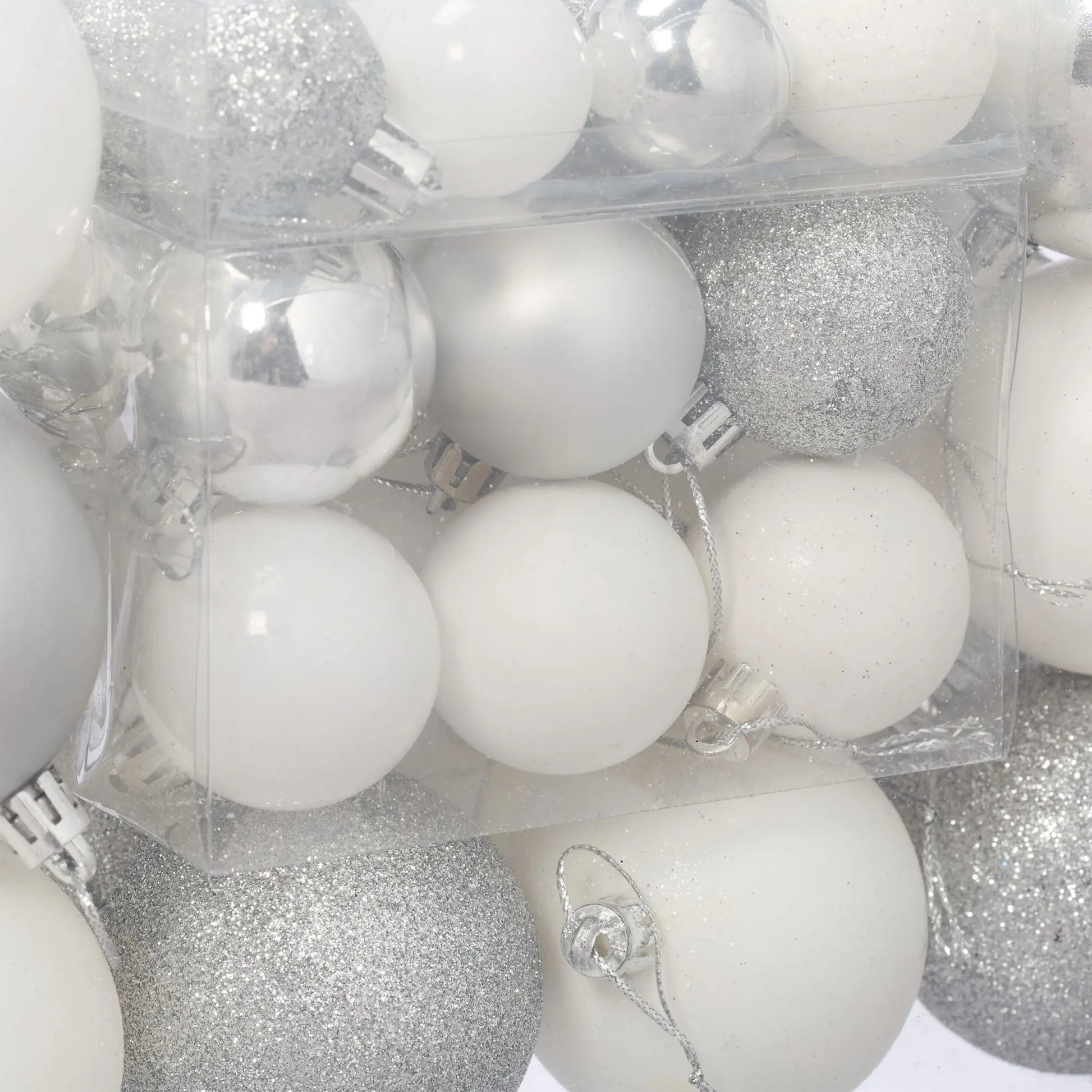 Weihnachtskugeln im Set 50er Pack Silber-Weiss von Relaxdays