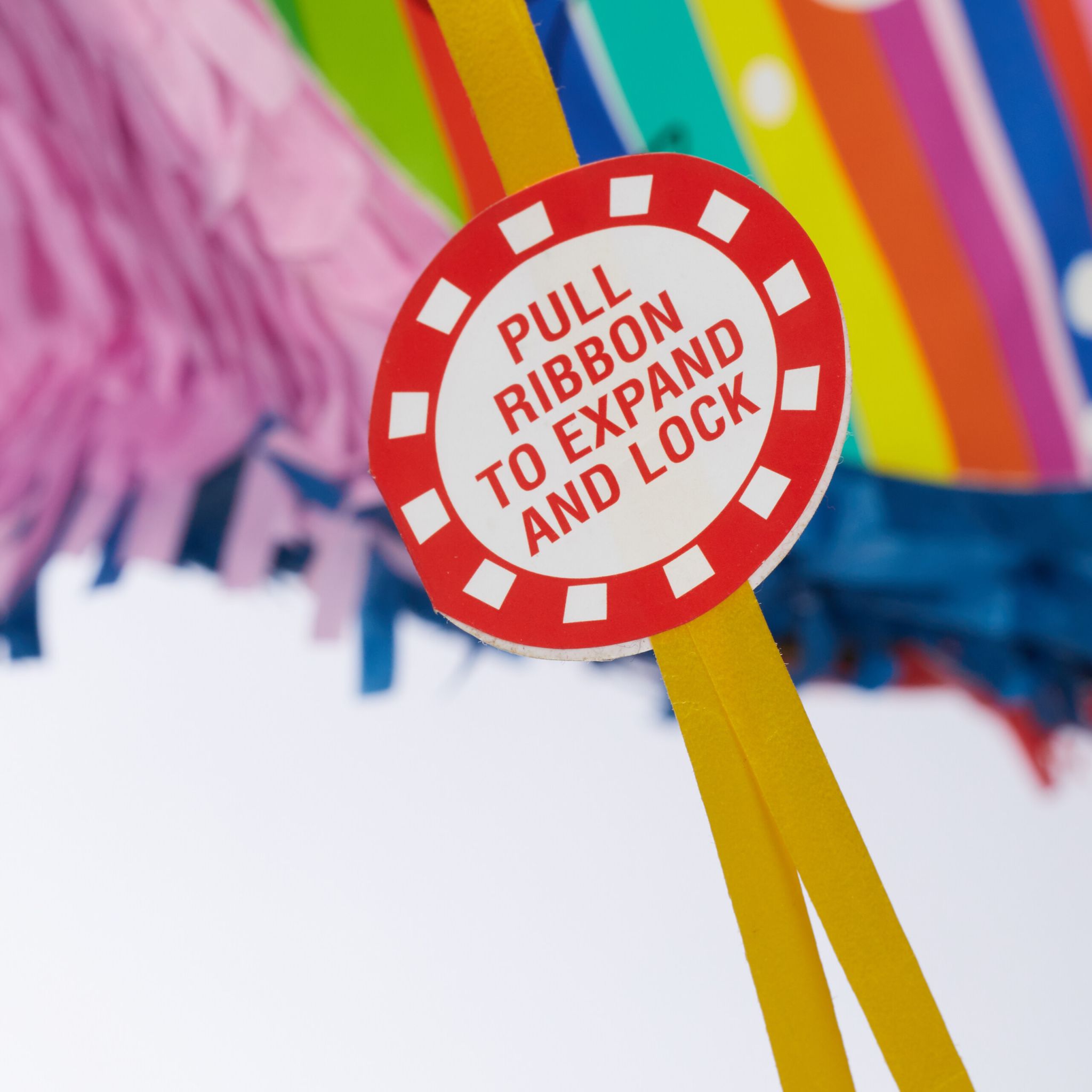 Pinata Geburtstag mit Stab und Maske Blau-Grün-Rot von Relaxdays