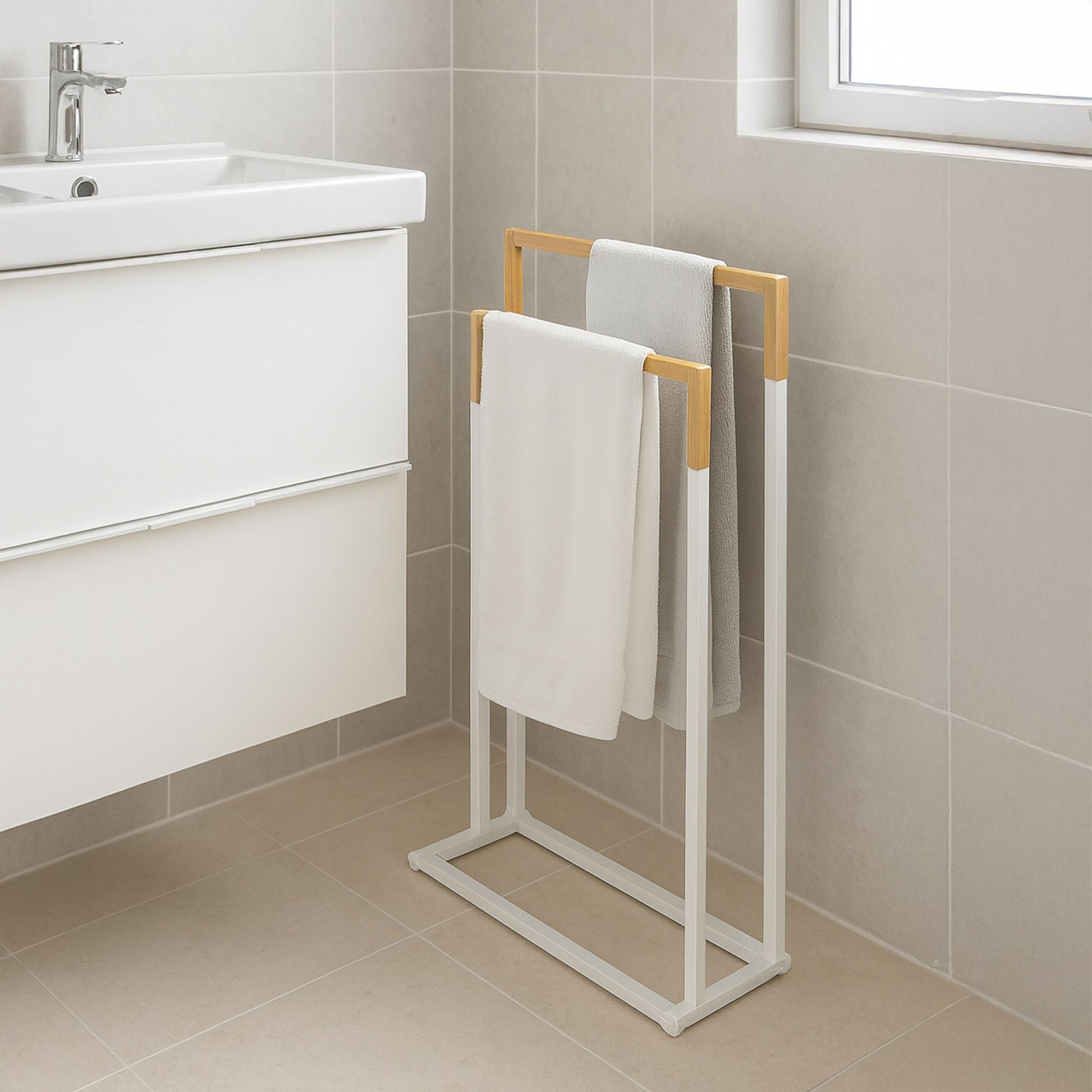 Handtuchständer mit 2 Stangen Weiss-Hellbraun von Relaxdays