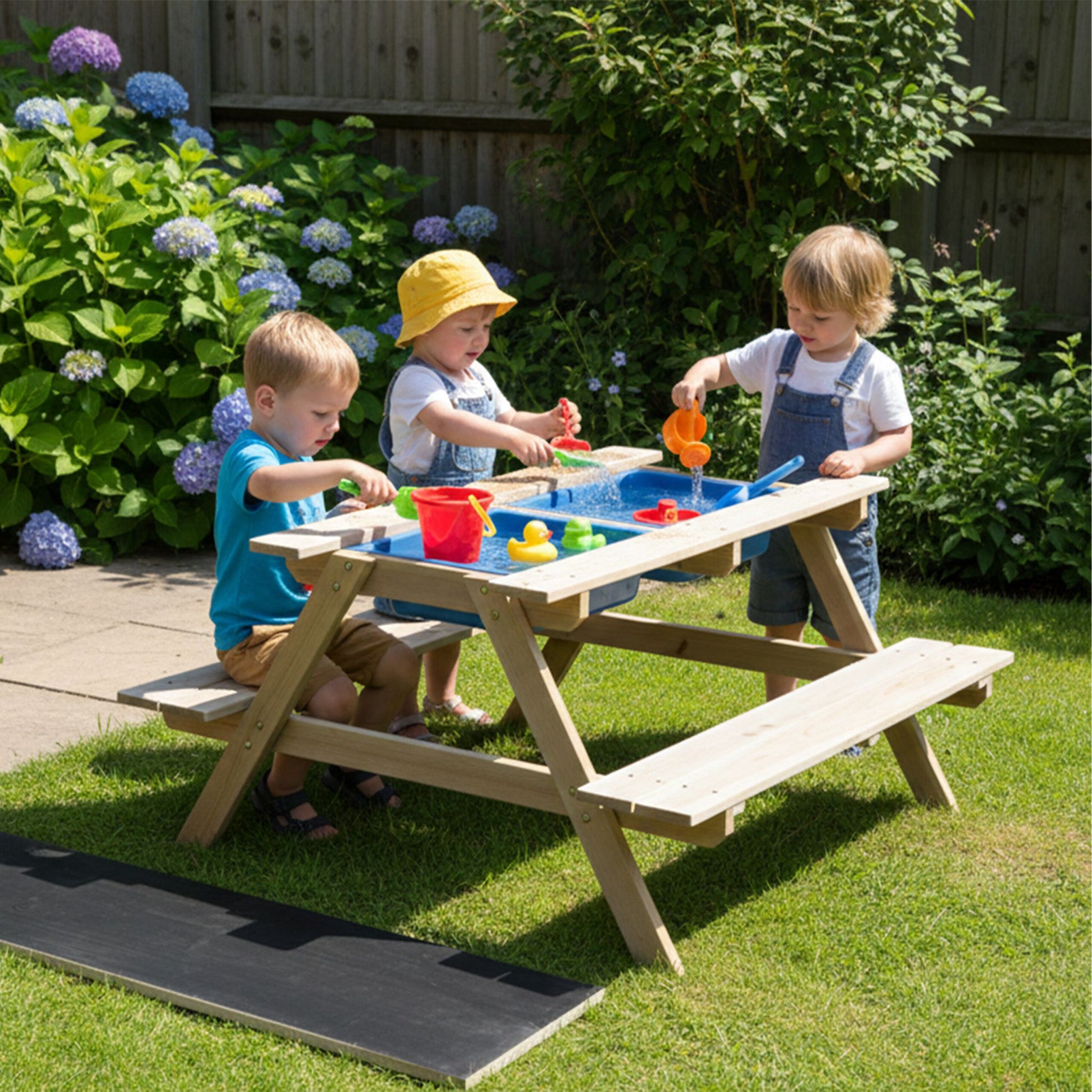 Kindersitzgruppe mit Matschtisch & Tafel Blau-Hellbraun-Schwarz von Relaxdays