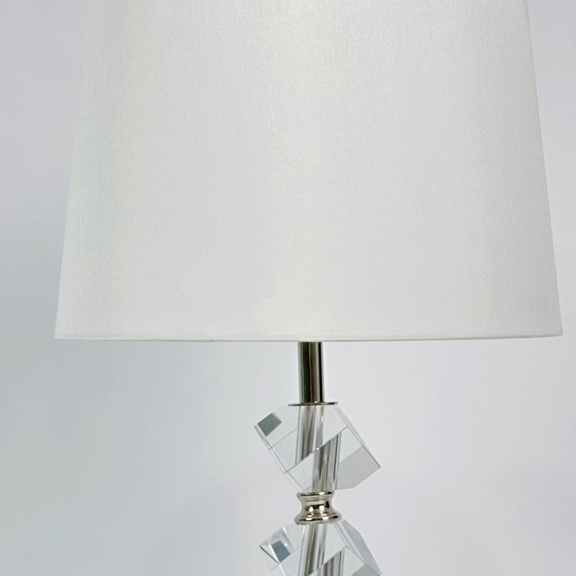 Tischlampe mit Kristall & Seidenschirm Creme-Silber von Relaxdays