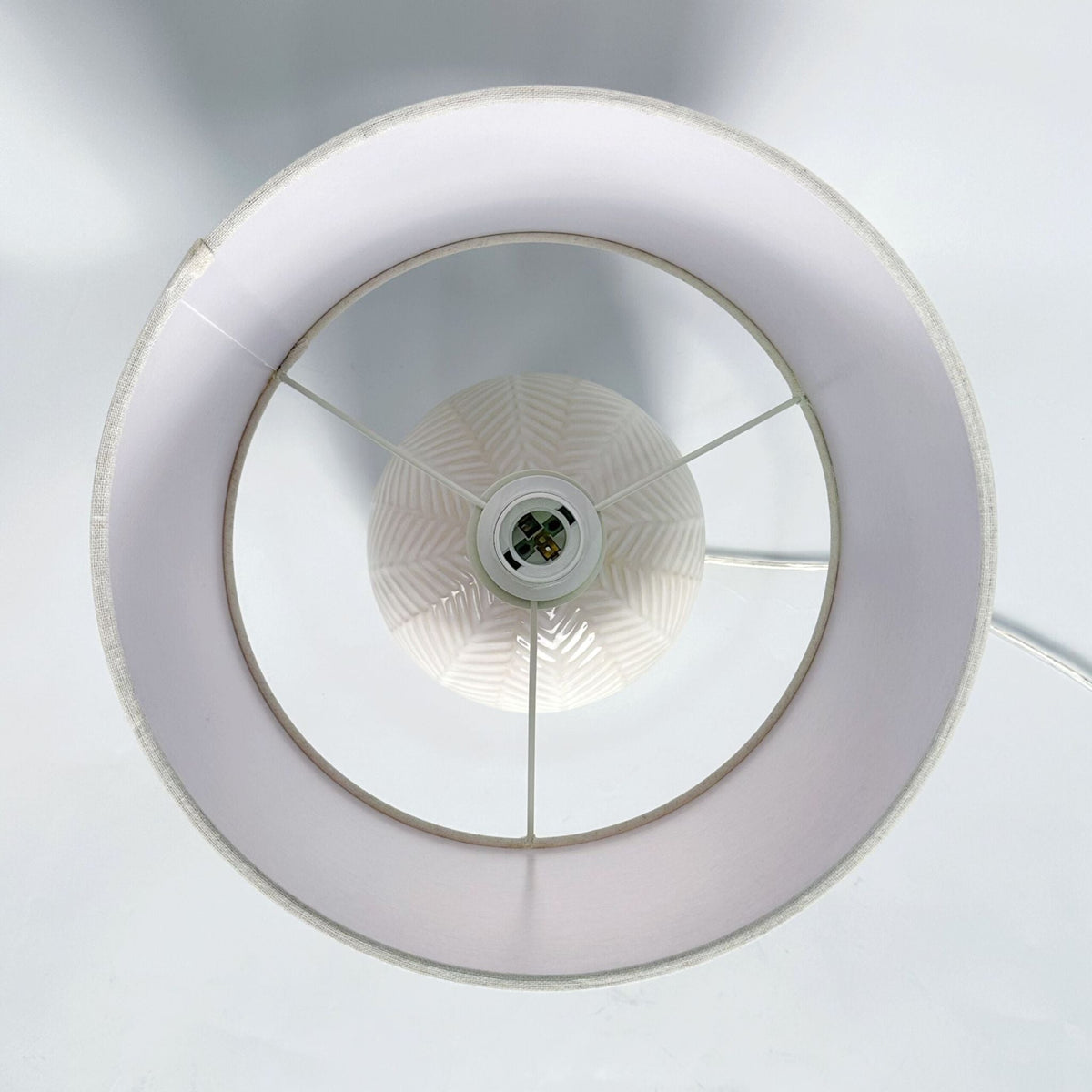 Tischlampe Chevron-Muster Weiss von Relaxdays