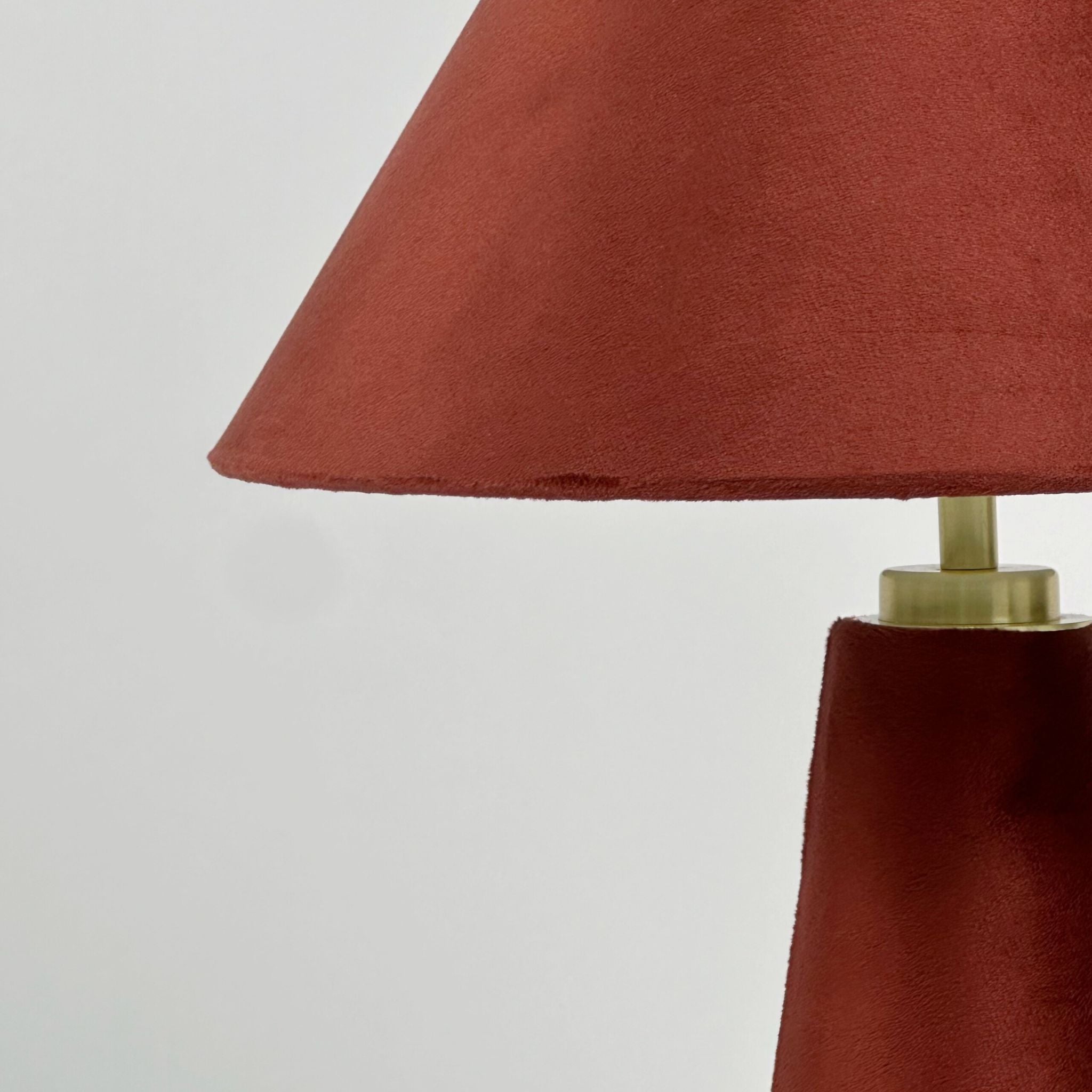 Tischlampe mit Samtschirm Dunkelrot-Gold von Relaxdays