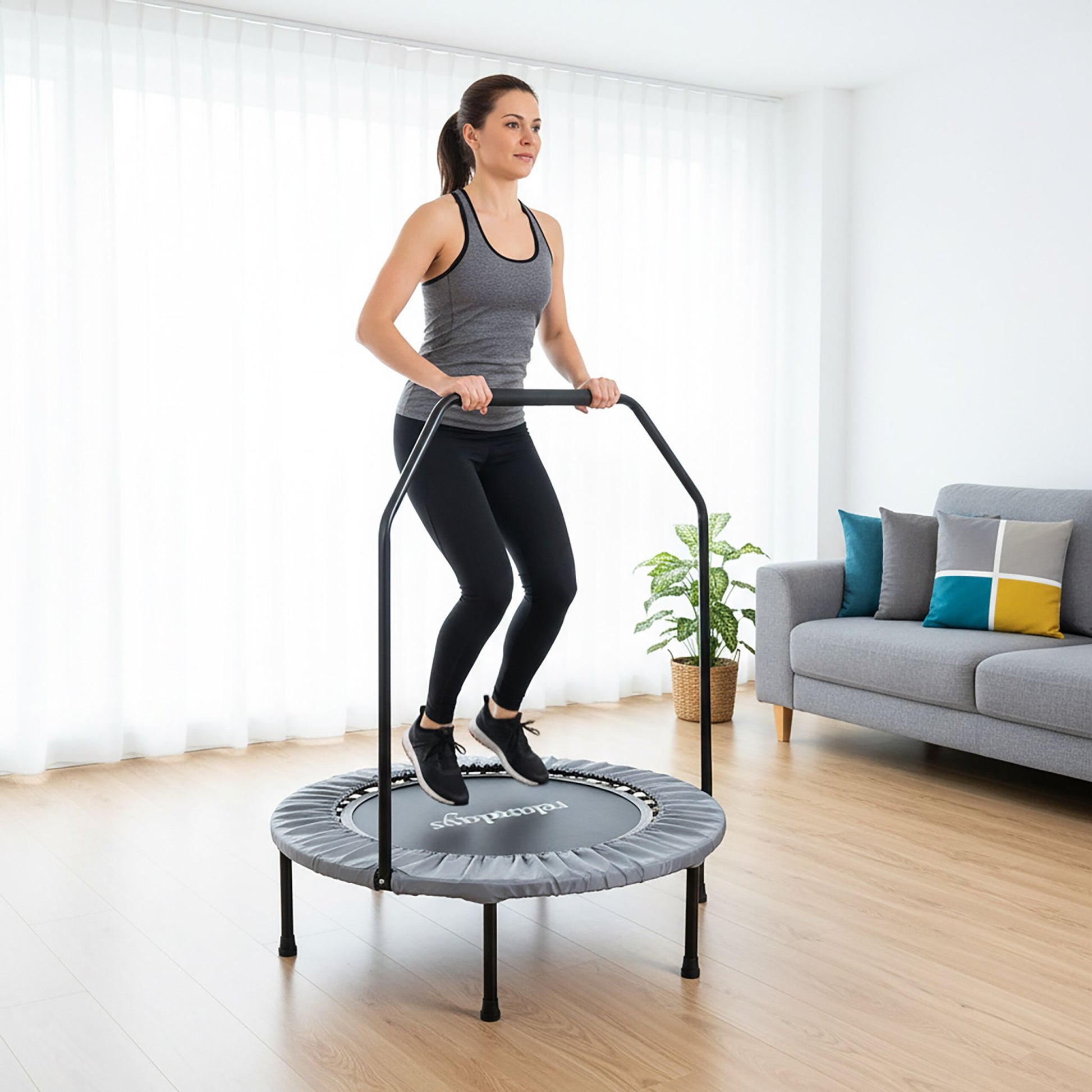 Trampolin mit Haltestange Ø 102cm Schwarz-Grau von Relaxdays