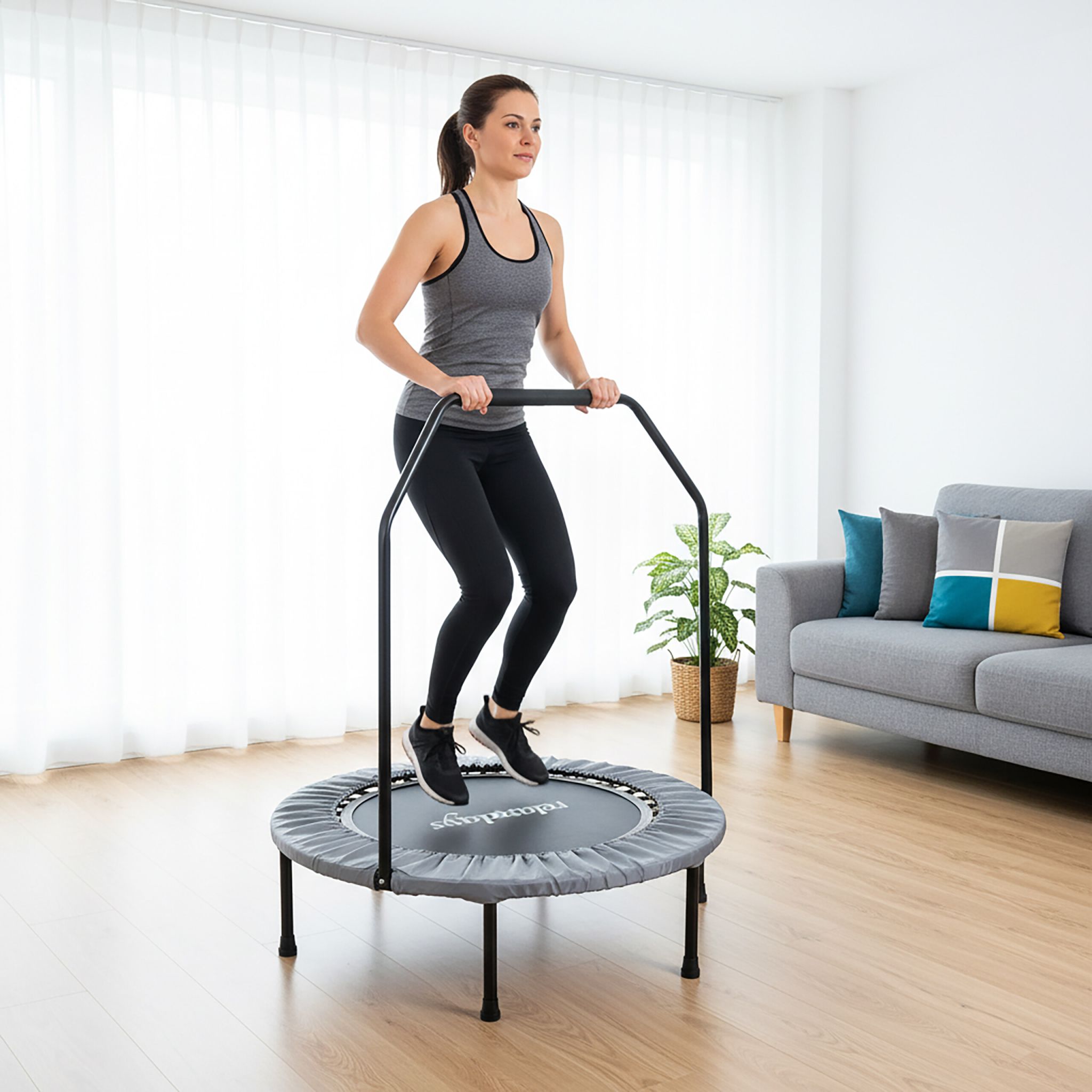 Trampolin mit Haltestange Ø 102cm Schwarz-Grau von Relaxdays