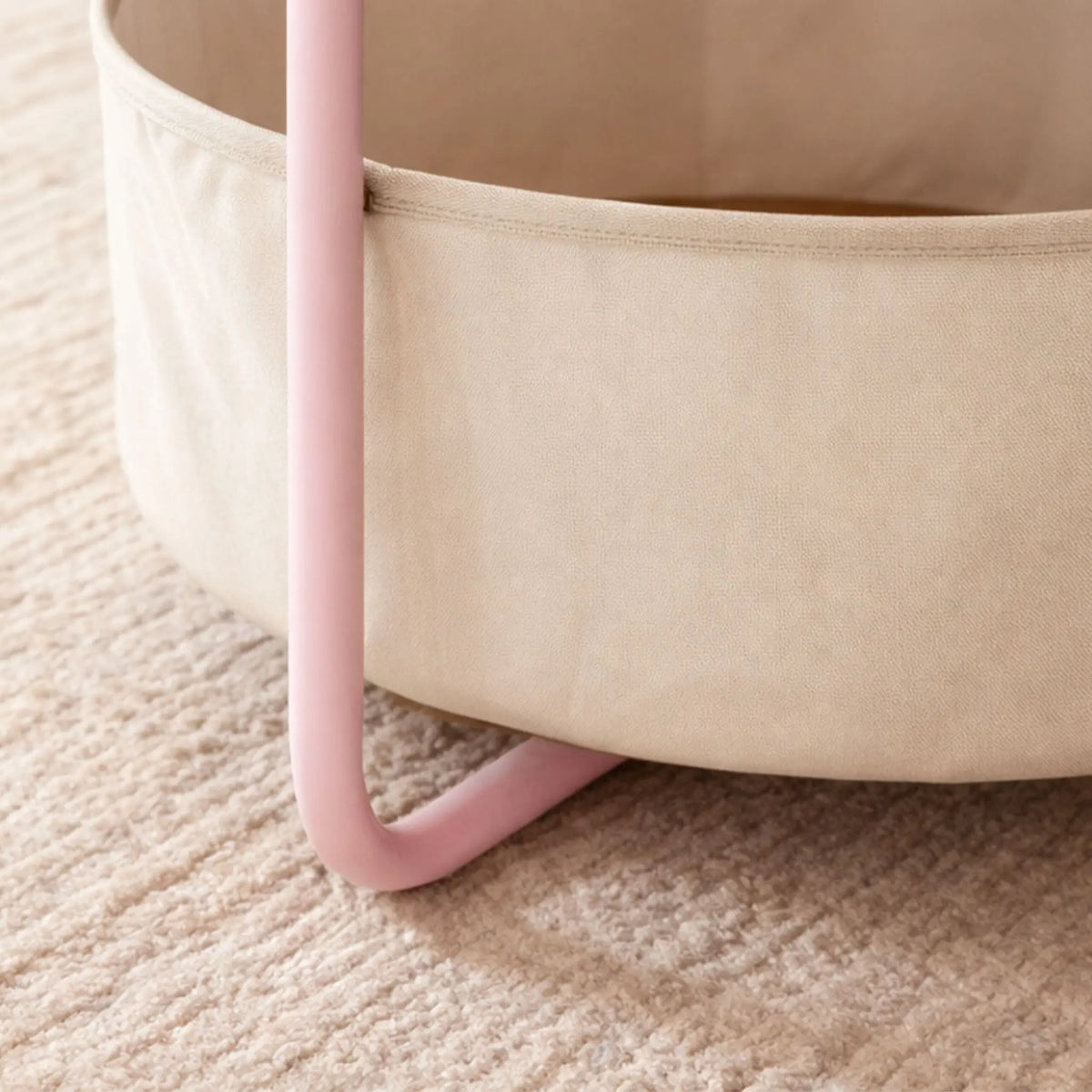 Runder Beistelltisch mit Korb Creme-Rosa von Relaxdays