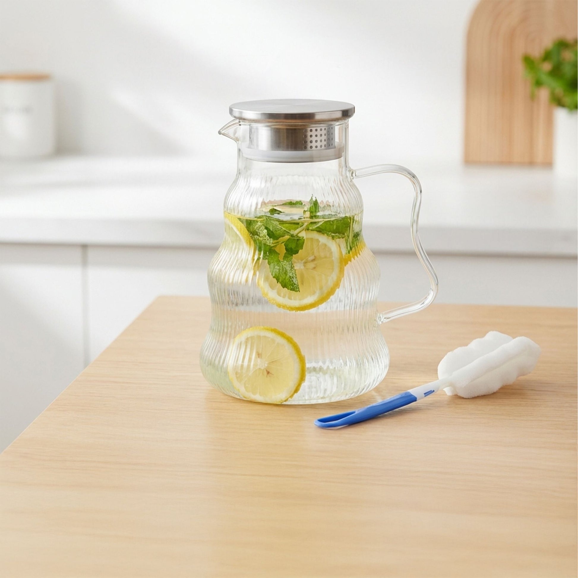 Glaskaraffe mit Deckel & Henkel Silber-Transparent von Relaxdays