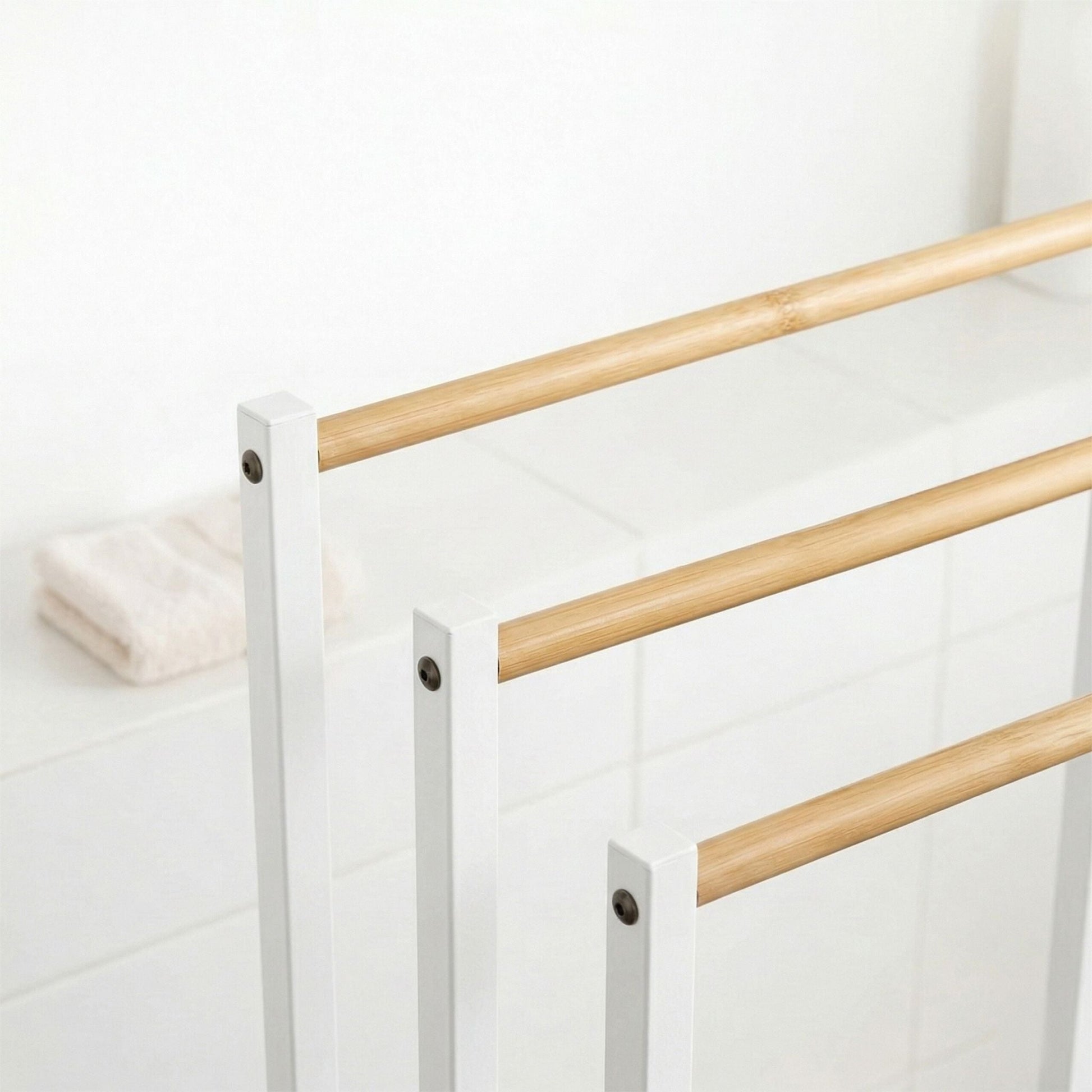 Handtuchständer mit 3 Stangen Weiss-Hellbraun von Relaxdays