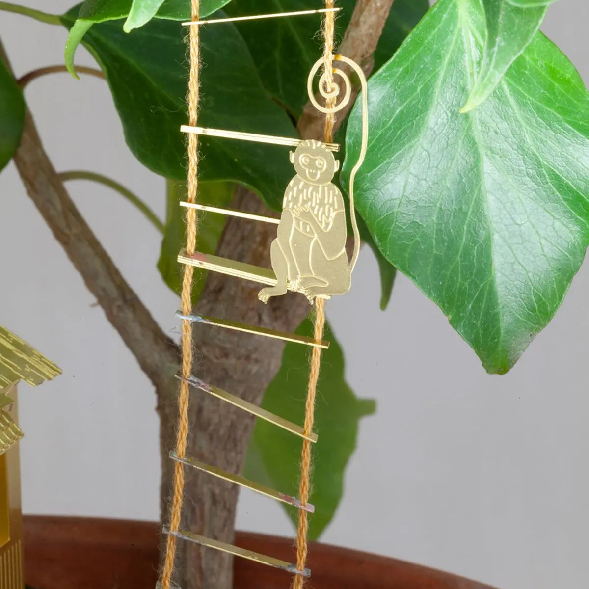 Mini-Baumhaus für Pflanzentöpfe Tiny Treehouse Gold von guteszeug.ch