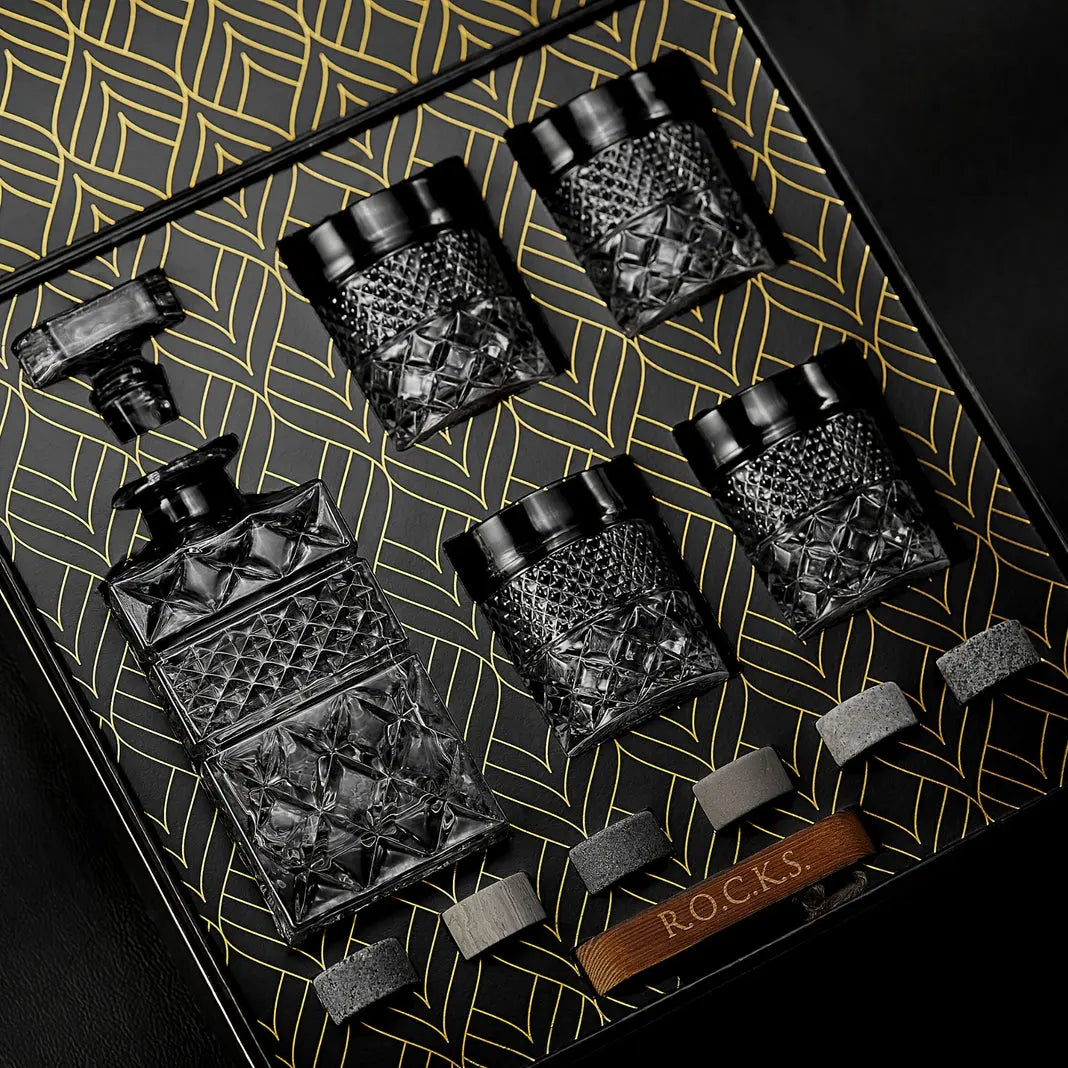 Edler Whiskey Dekanter mit Gläser und Kühlsteinen Geschenkset von ROCKS Whiskey Chilling Stones