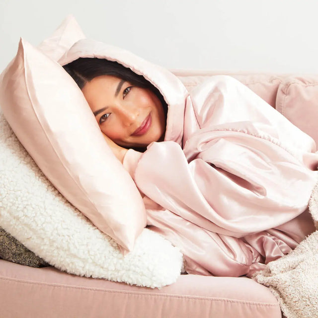 Satinhoodie Glazey Blush von Kitsch