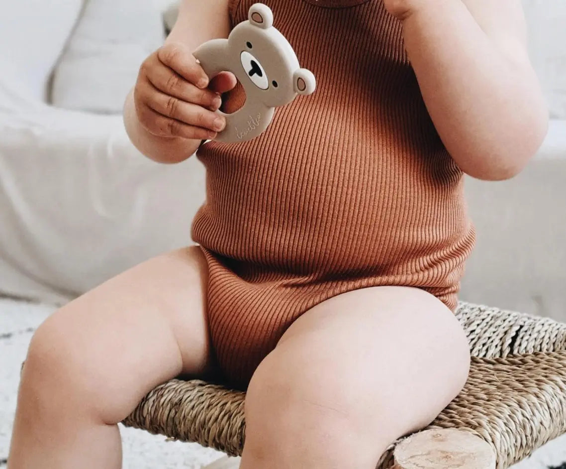 Big Bear Beissring Silikon Montessori Hellrosa von Leo et Lea