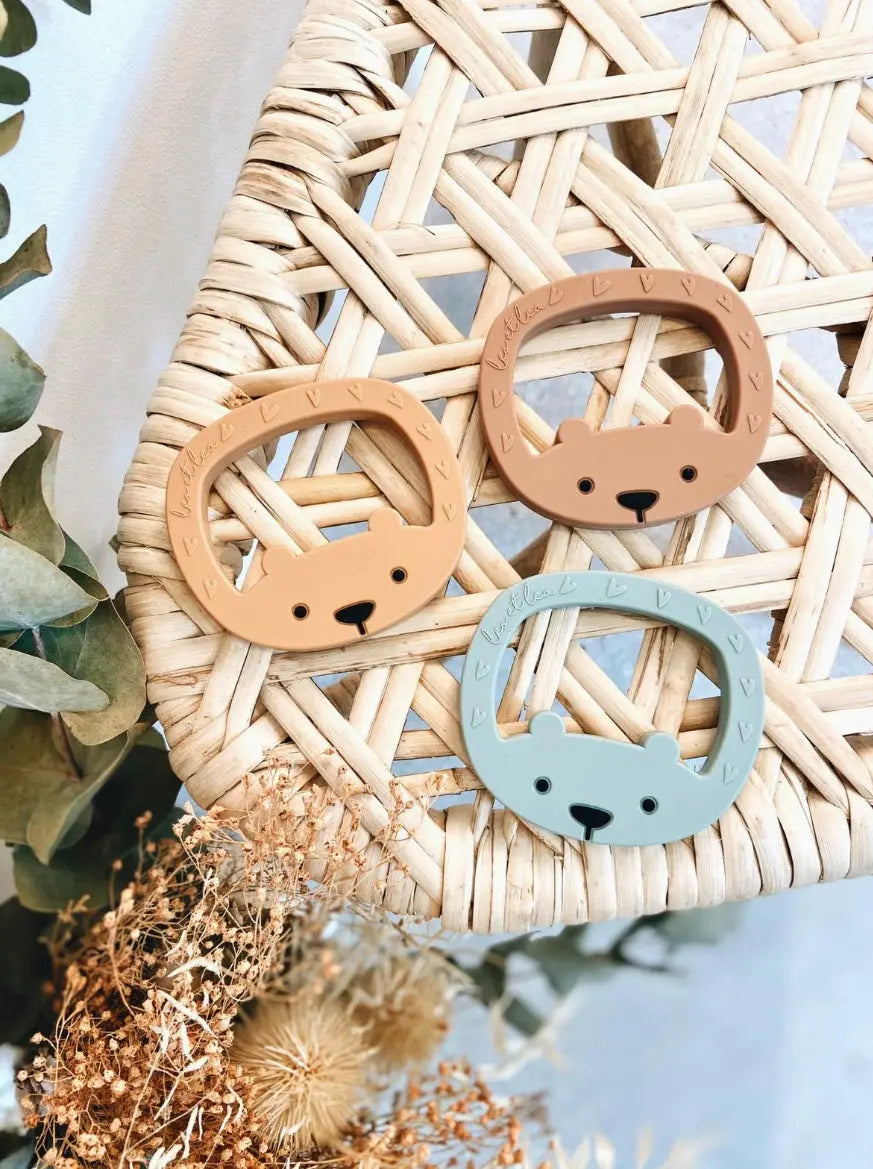 Kleiner Bär Beissring Montessori von Leo et Lea