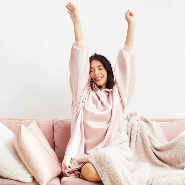 Satinhoodie Glazey Blush von Kitsch