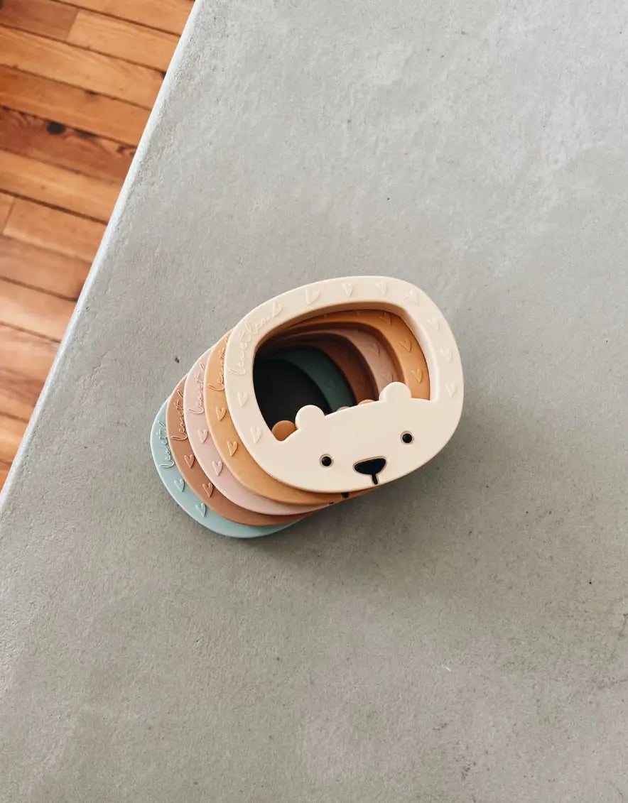 Kleiner Bär Beissring Montessori Hellrosa von Leo et Lea