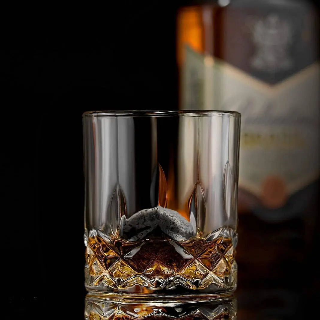Signature Whiskeygläser mit Kühlsteinen Geschenkset von ROCKS Whiskey Chilling Stones
