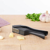 Knoblauchpresse und Schneider von Mastrad