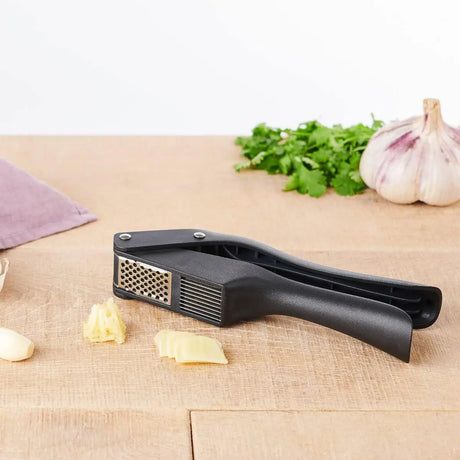 Knoblauchpresse und Schneider von Mastrad