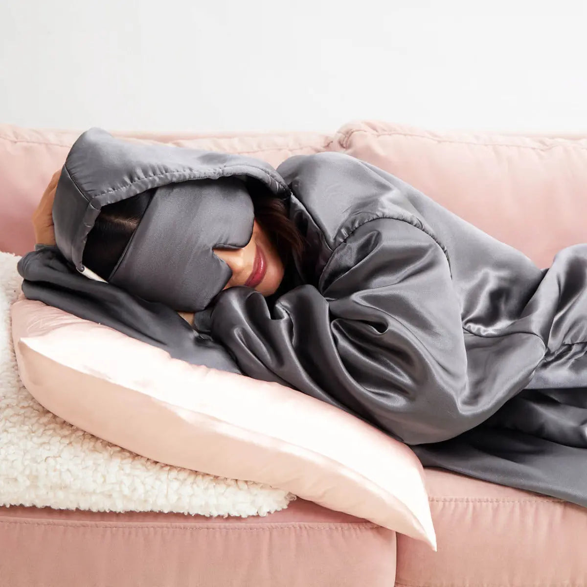 Satinhoodie Glazey Anthrazit von Kitsch