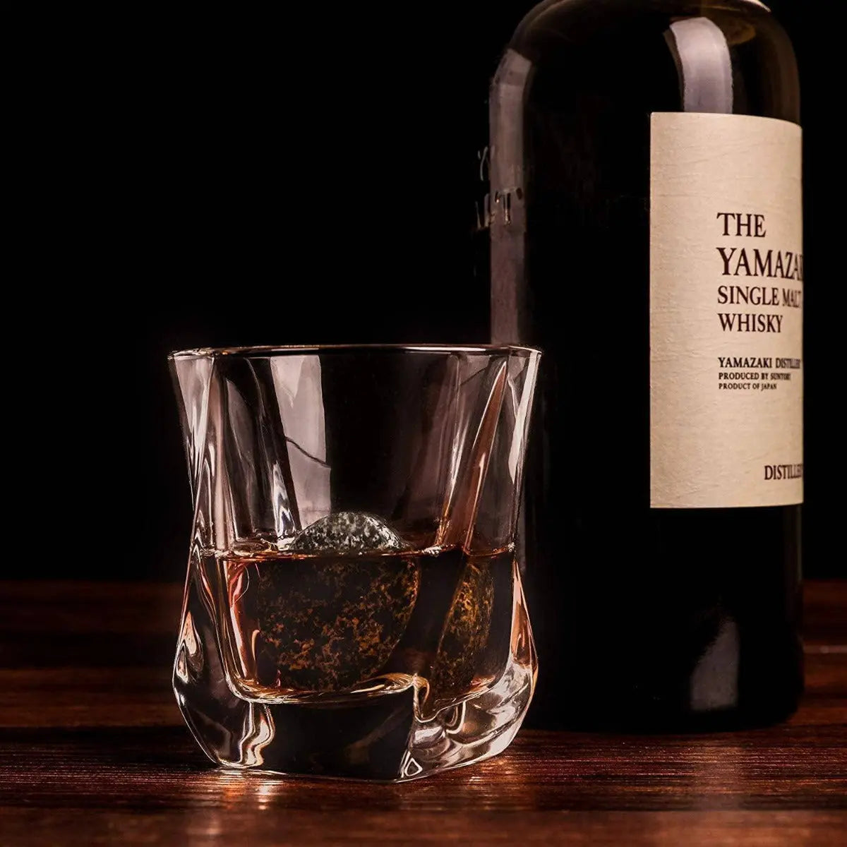 Twist Whiskeygläser mit Kühlsteinen Geschenkset von ROCKS Whiskey Chilling Stones