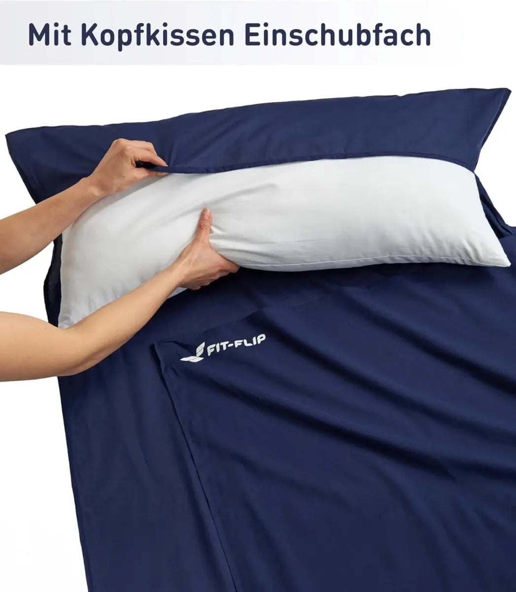 Hüttenschlafsack Mikrofaser ultraleicht mit Kissenfach 90x220cm Marineblau von guteszeug.ch