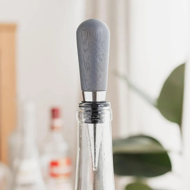 Weinflaschenverschluss Akazie grau von Uberstar