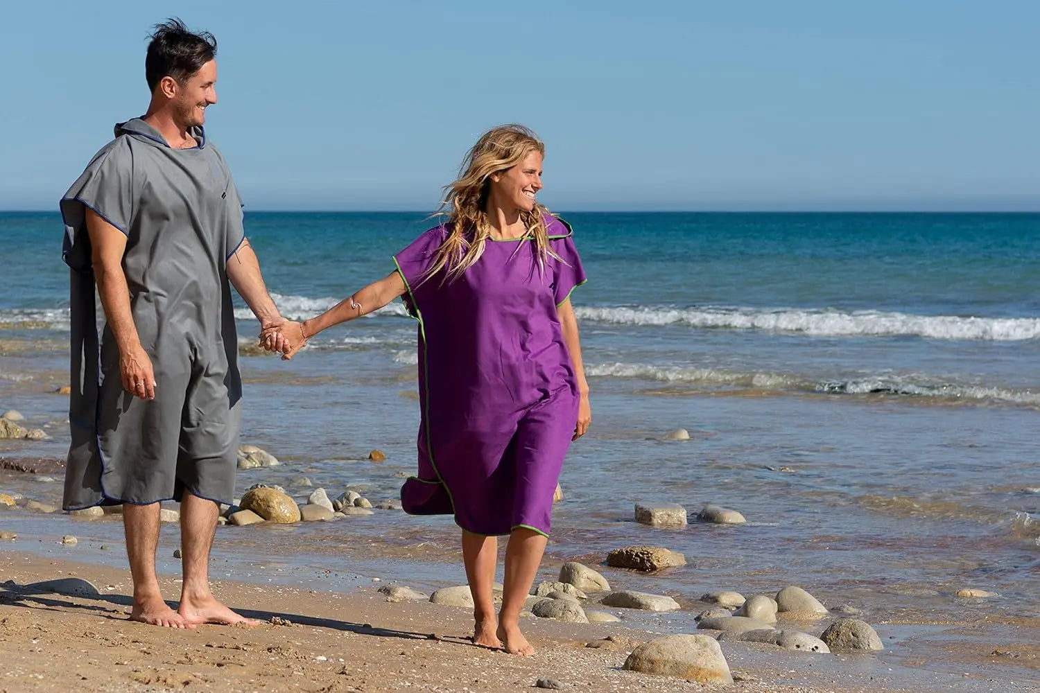 Badeponcho Mikrofaser Unisex schnelltrocknend mit Kapuze M Violett-Grün von guteszeug.ch