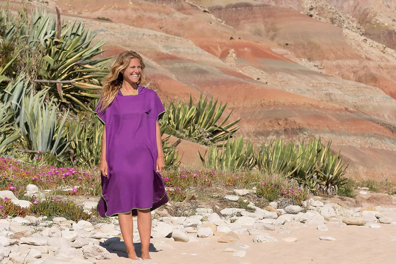 Badeponcho Mikrofaser Unisex schnelltrocknend mit Kapuze M Violett-Grün von guteszeug.ch