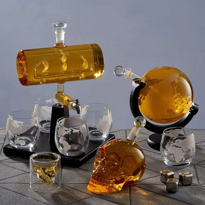 Whisky Gläser und Dekanter Set Schädel von Oak & Steel