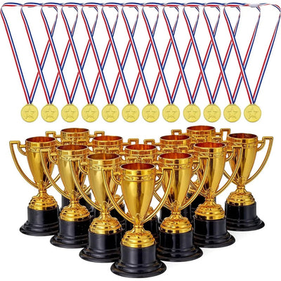 Spielzeug Medaillen & Pokal Trophäen 24 Stück