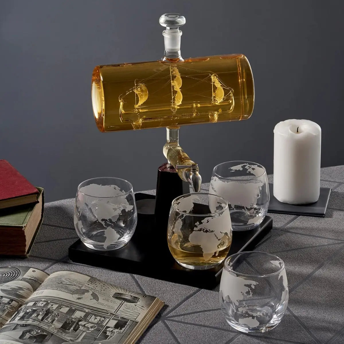 Whisky Gläser & Dekanter Schiff von Oak & Steel