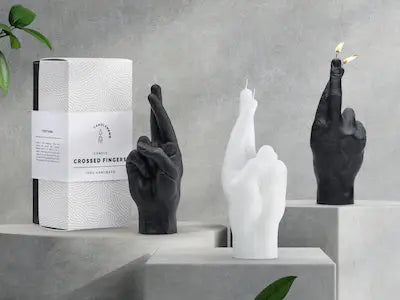 Crossed Fingers von Candle Hand