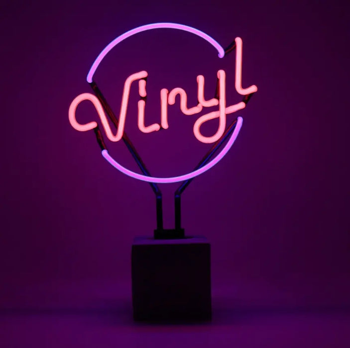 Glas Neon Tischlampe mit Betonsockel - Vinyl Violett von Locomocean